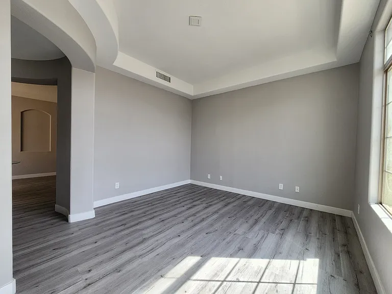 7415 S 15th Dr — Photo 13