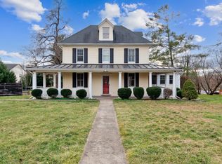 43855 Jenkins Ln, Ashburn, VA 20147