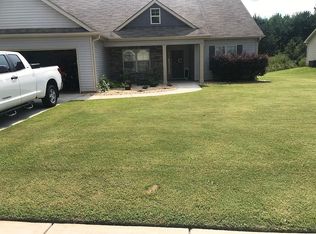 14 Saint Charles Pl, Grantville, GA 30220