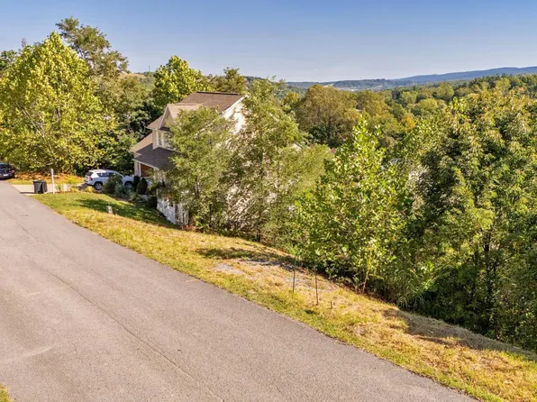 315 March Ln, Morgantown, WV 26508