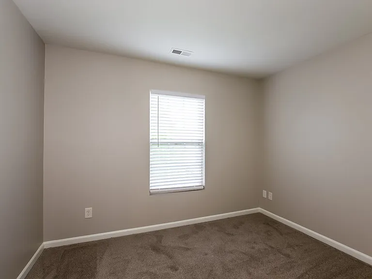 717 Aberdeen Glen Pl — Photo 13