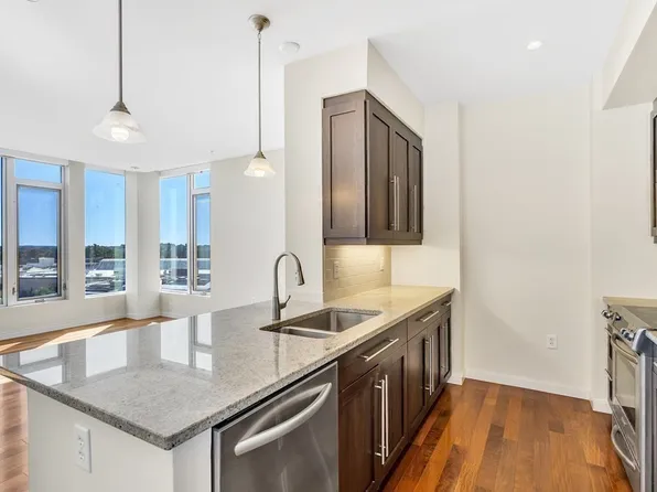 10 Nouvelle Way Unit T922, Natick, MA 01760