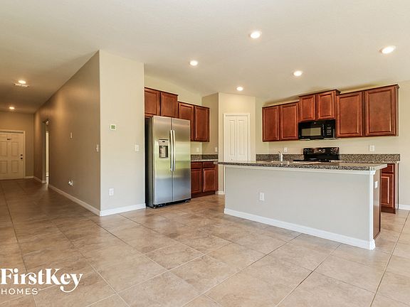 5th image of 14831 Crescent Rock Dr