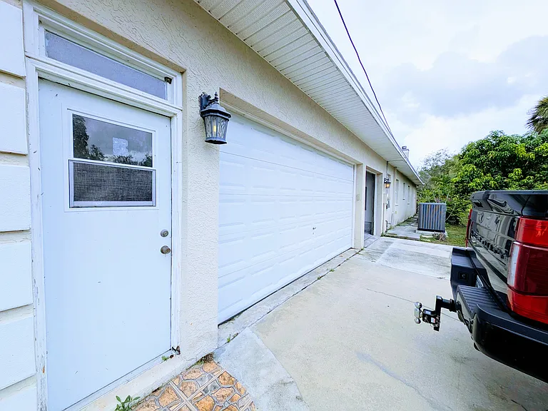 284 Peninsula Ave — Photo 47