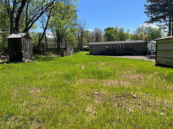 4th image of 819 Pitt Ave
