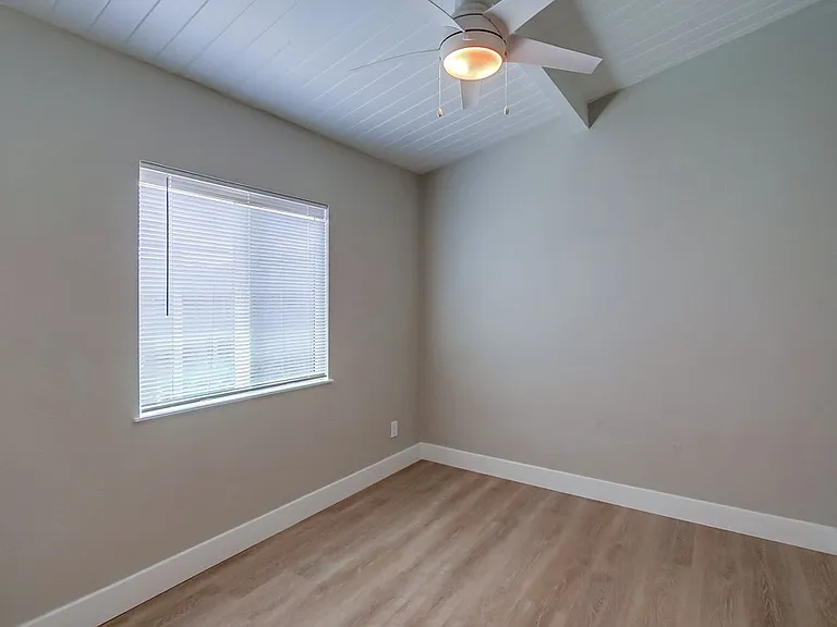 4018 Fond Du Lac Ave — Photo 18
