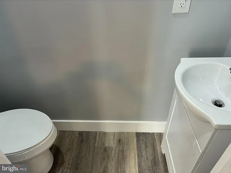 174 E Main St — Photo 6
