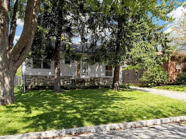 74 Minerva Ave, Toronto, ON M1M 1V4