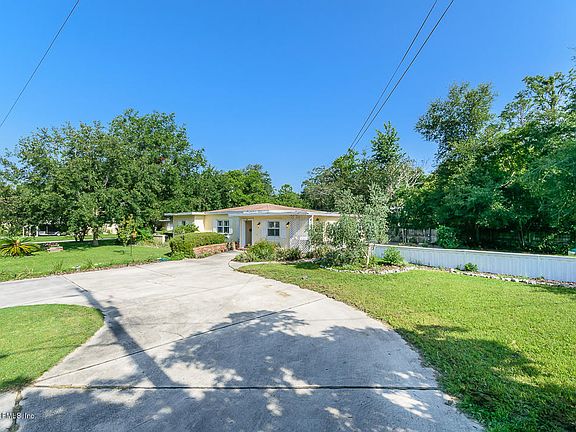 2nd image of 1955 Lakewood Cir N