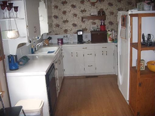 2nd image of 913 N Poplar St