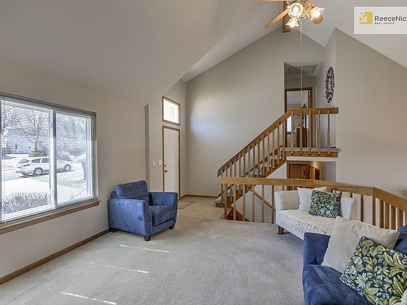 Light, bright open floor plan!