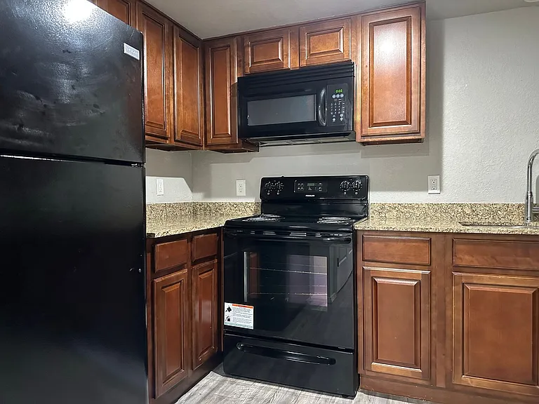 2921 Old Greenwood Rd #1 — Photo 8
