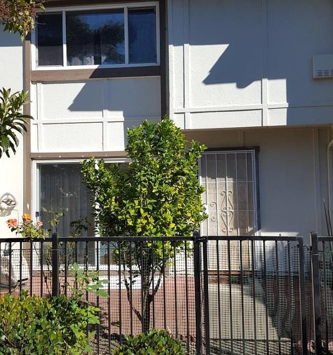 2nd image of 4264 Las Feliz Ct