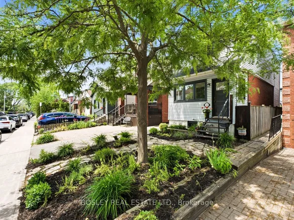 308 Springdale Blvd, Toronto, ON M4C 2A2