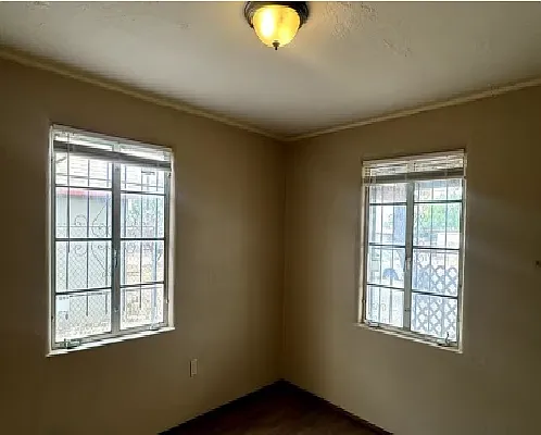 368 E Alturas St — Photo 3