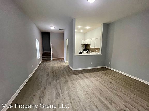 2nd image of 552-554 Jefferson Ave #552