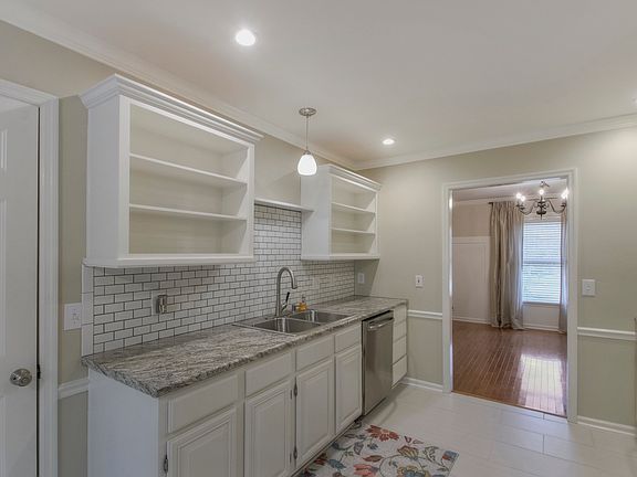 5th image of 2823 Curacao Ln