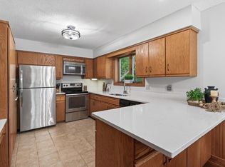 23045 Plateau Dr, Lakeville, MN 55044