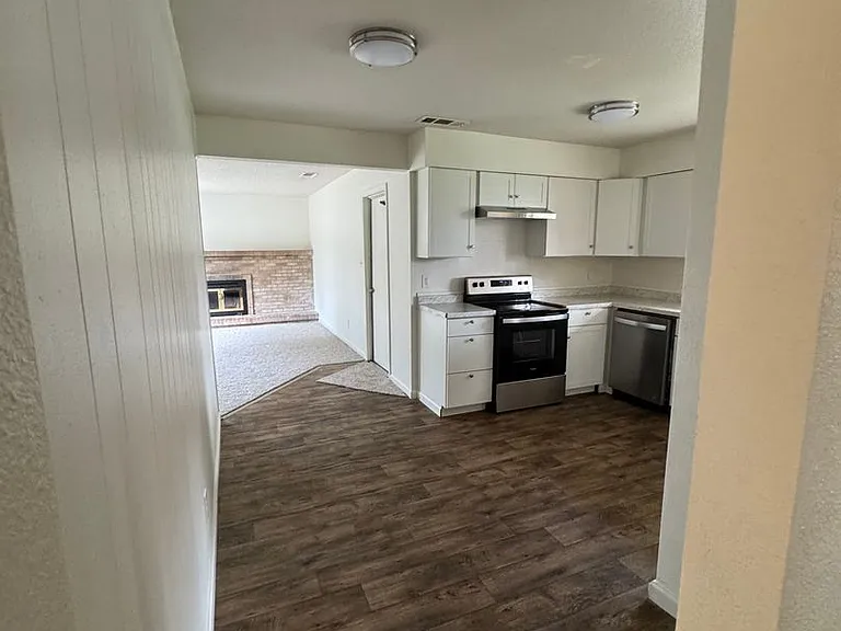 1661 Juneau Ct — Photo 4