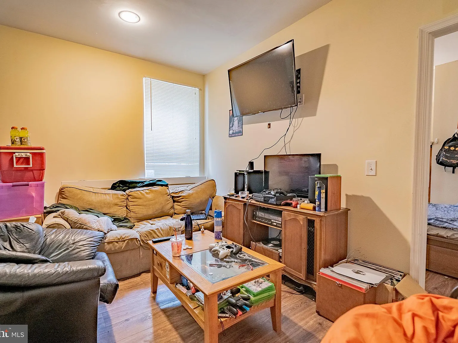 4 bed, 1200 sqft, $3,000 — Photo 2