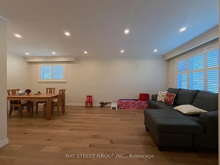 402 Osiris Dr — Photo 8