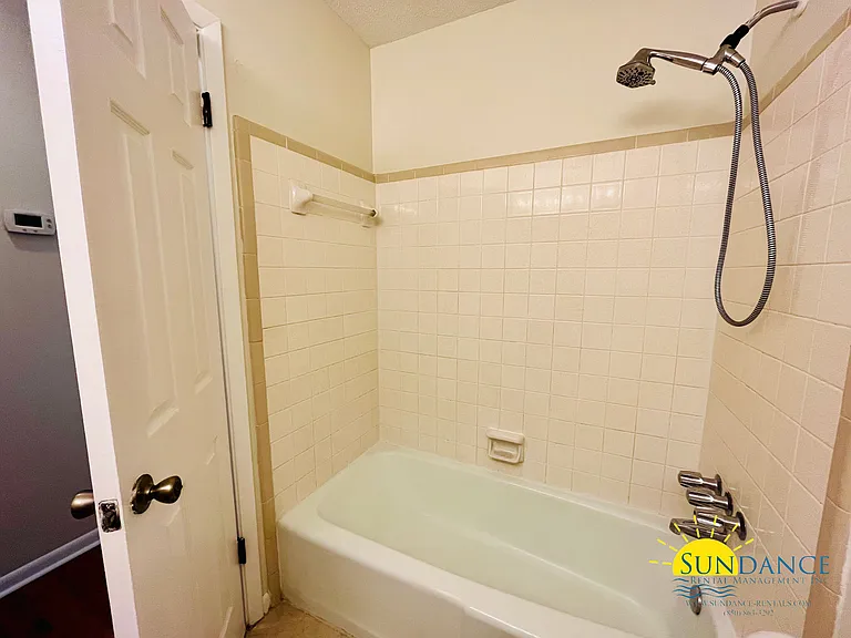 323 23rd St — Photo 15