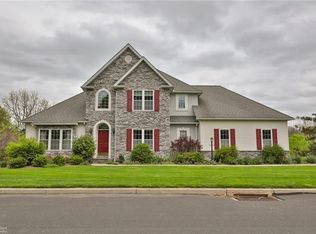 3131 Muirfield Rd, Center Valley, PA 18034