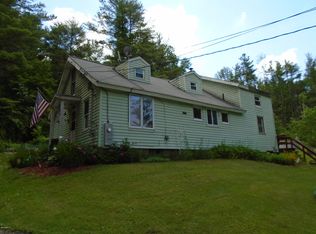 80 3rd St, Lee, MA 01238