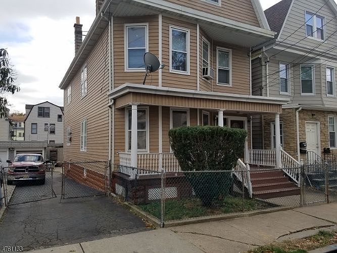 1st image of 42 Durand Pl