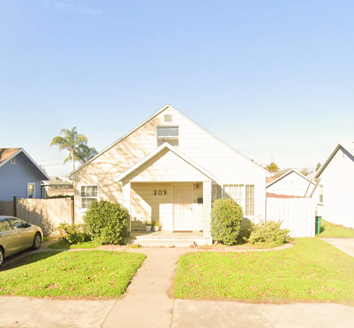3 bed, 1.5 bath, 1076 sqft, $2,000 — Photo 1