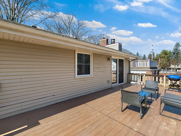 625 Robert Ave — Photo 35