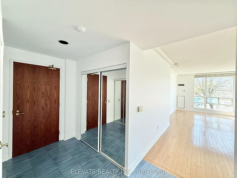 9 Boardwalk Dr #217 — Photo 5