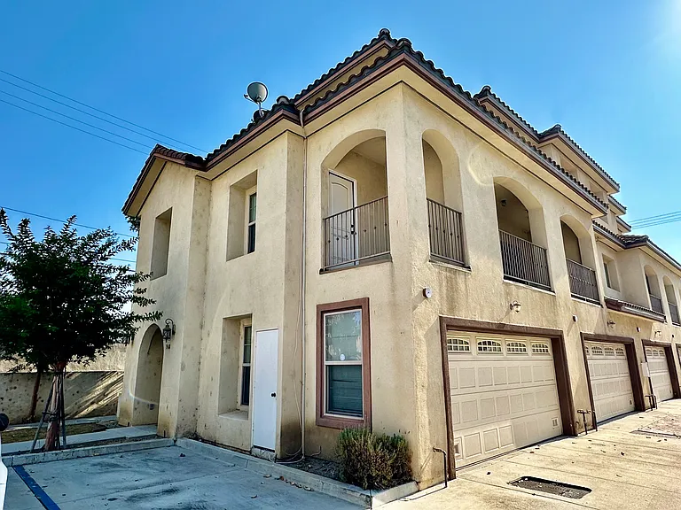 968 S Highland Ave — Photo 23