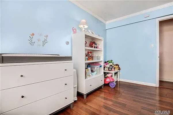 Sold by Redfin Real Estate | media 6