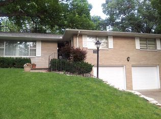 3900 N Millbrook Rd, Peoria, IL 61615