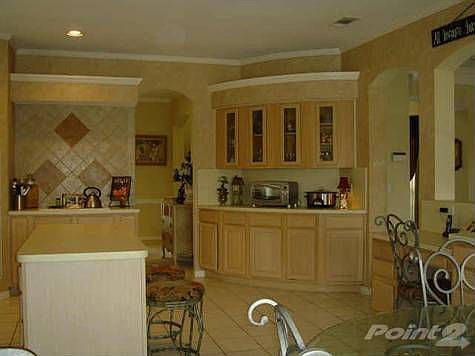 2nd image of 2704 Westmoreland Dr