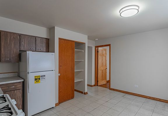 3rd image of 3014 W 59th St APT 1S