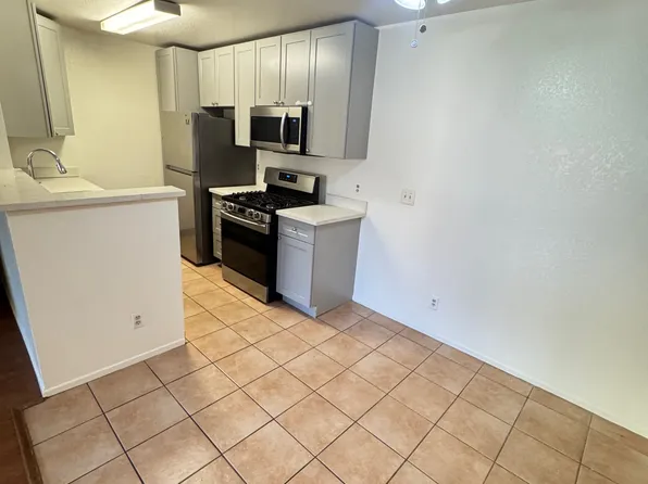 11844 Foothill Blvd, Sylmar, CA