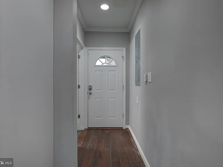 16 N Bradford St — Photo 12