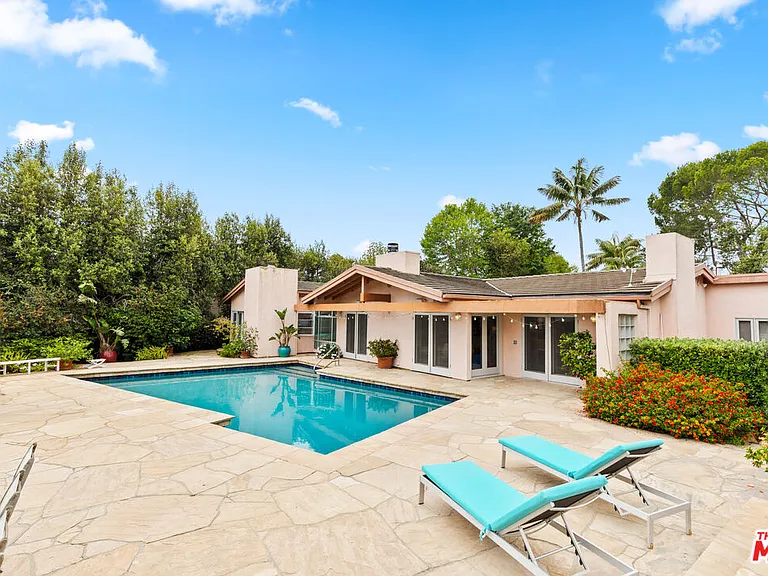 7122 Dume Dr — Photo 20