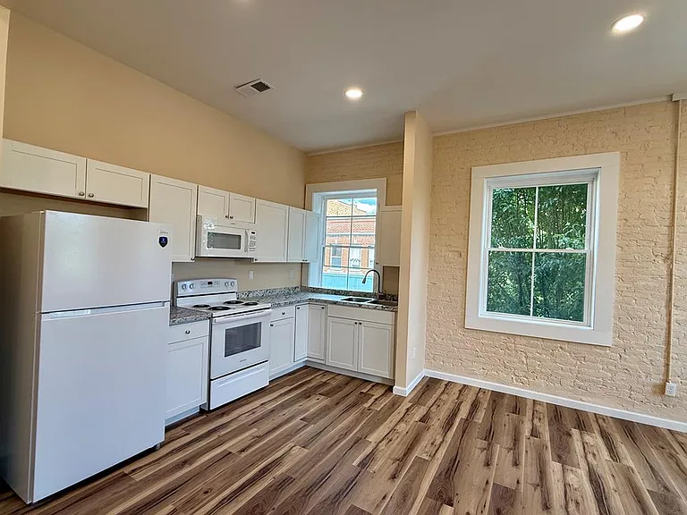 701 Charles St #A — Photo 4