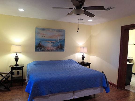 3rd image of 4500 Hickory Shores Blvd