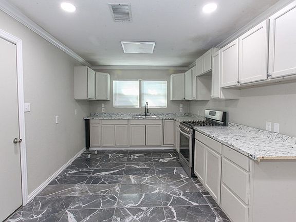 3rd image of 1507 E 11th Pl