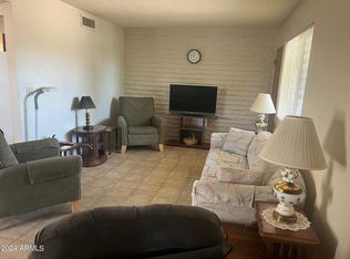 5518 E Lindstrom Ln #B8, Mesa, AZ 85215