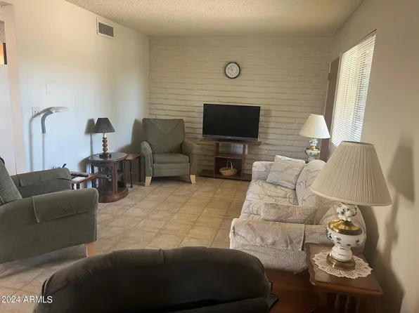 5518 E Lindstrom Lane #B8, Mesa, AZ 85215