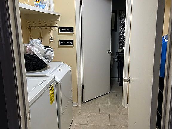 5th image of 125 Carl Dr APT 7