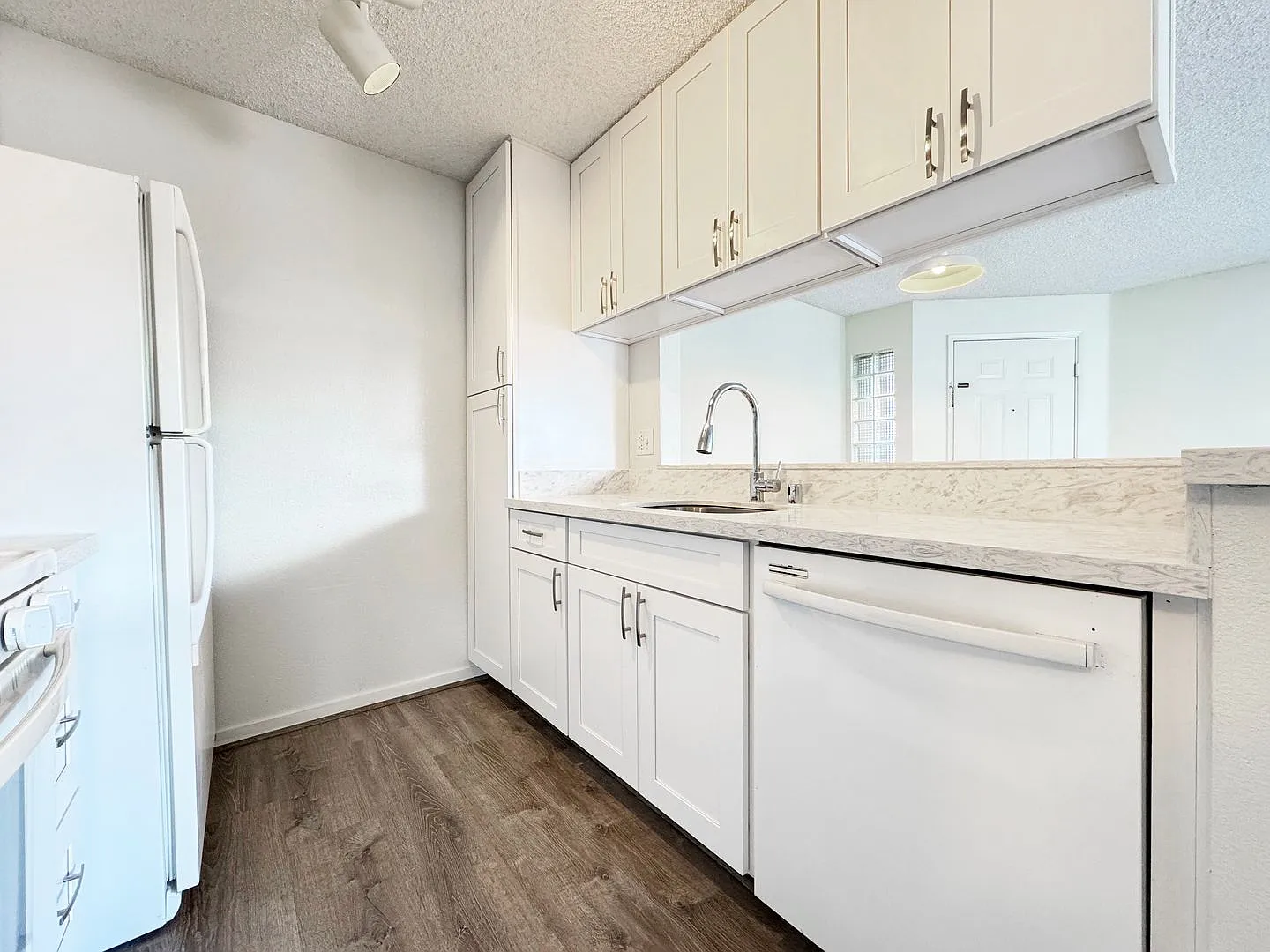 Pet Friendly Ewa Beach Condo with A/C — Photo 2