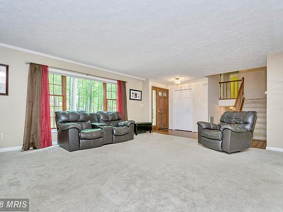 Spacious living room