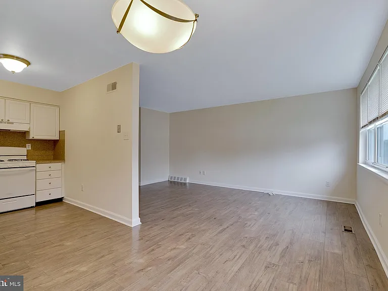 9754 E Roosevelt Blvd #1 — Photo 9