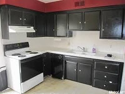 2nd image of 2420 Oxford Way #F16